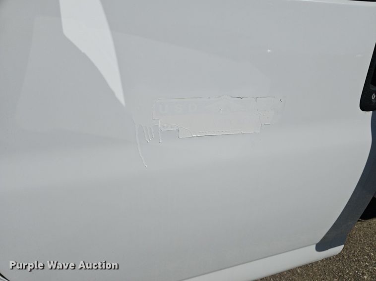 image for item EK5625 2011 Chevrolet Express G3500 box truck