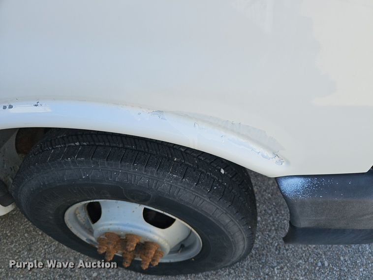 image for item EK5625 2011 Chevrolet Express G3500 box truck