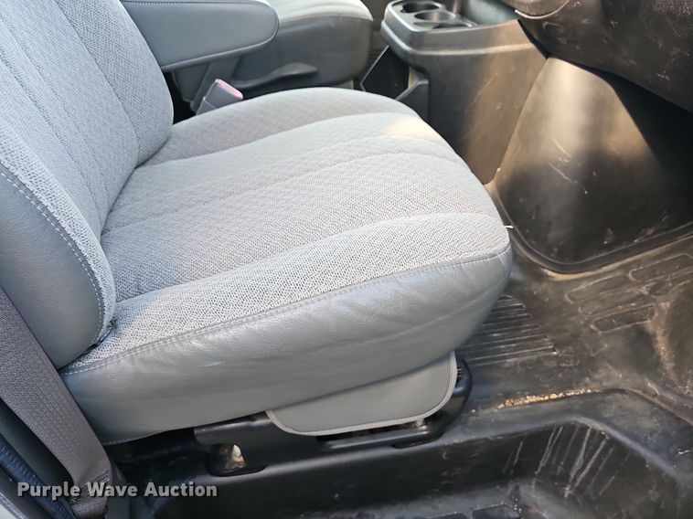 image for item EK5625 2011 Chevrolet Express G3500 box truck