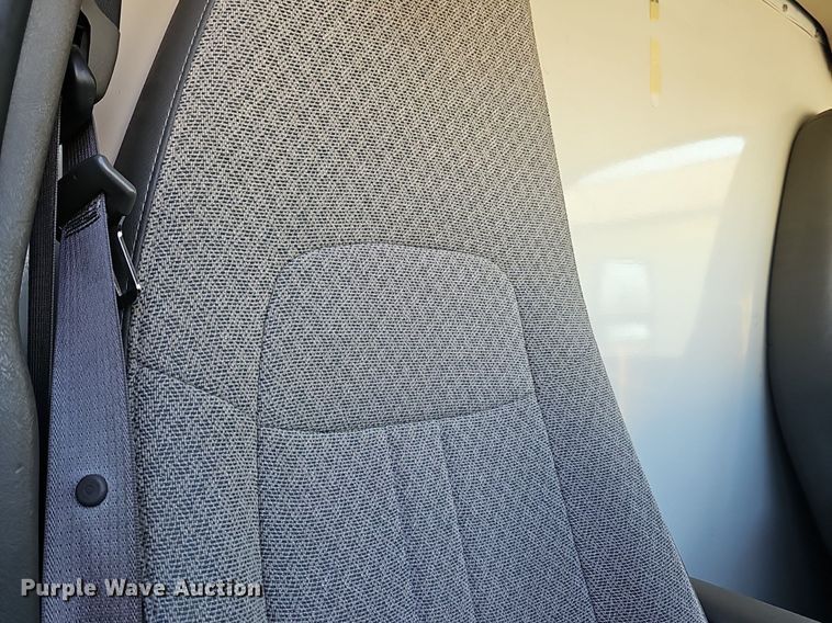 image for item EK5625 2011 Chevrolet Express G3500 box truck