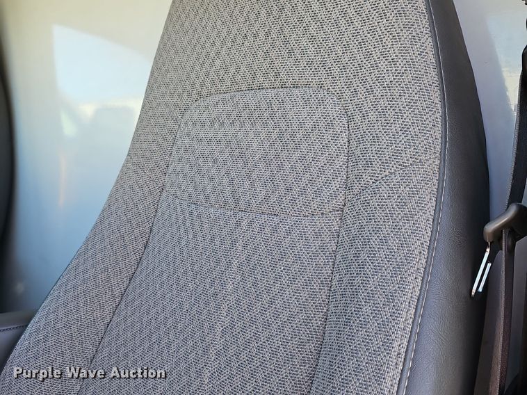 image for item EK5625 2011 Chevrolet Express G3500 box truck