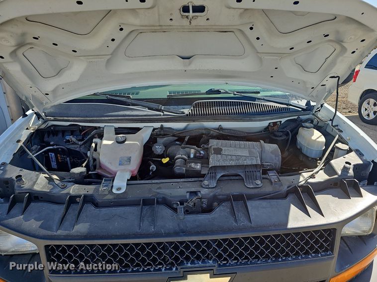 image for item EK5625 2011 Chevrolet Express G3500 box truck