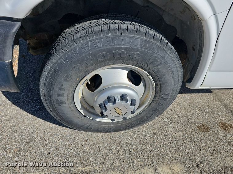 image for item EK5625 2011 Chevrolet Express G3500 box truck