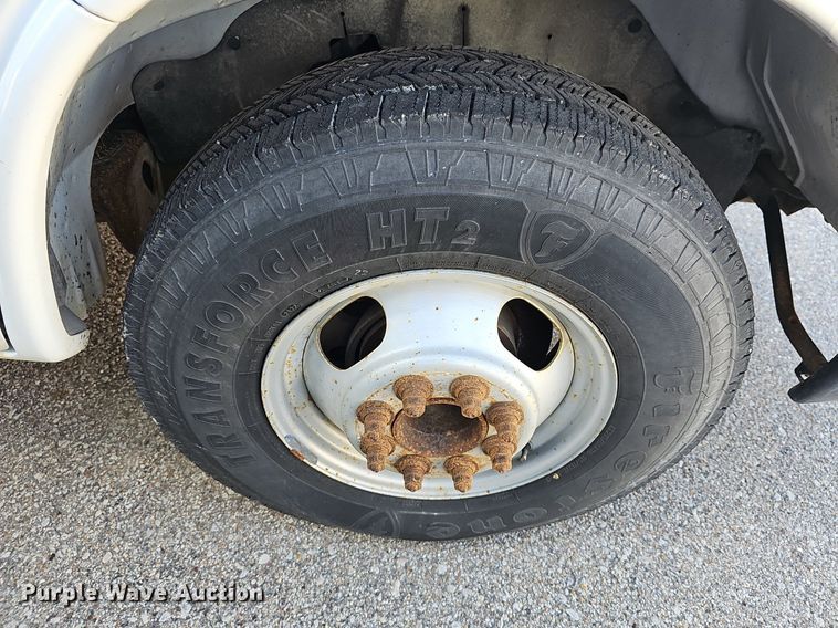 image for item EK5625 2011 Chevrolet Express G3500 box truck