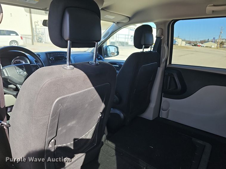 image for item EK5626 2011 Dodge Grand Caravan van