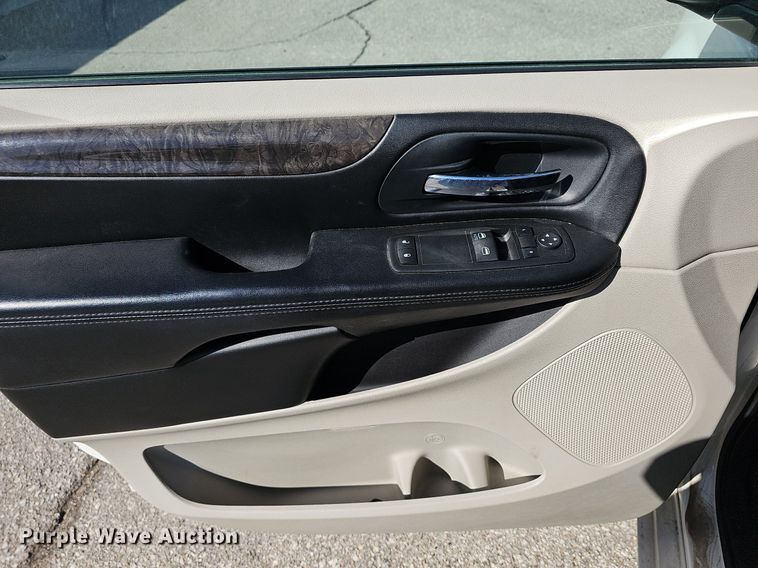 image for item EK5626 2011 Dodge Grand Caravan van