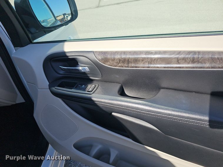 image for item EK5626 2011 Dodge Grand Caravan van