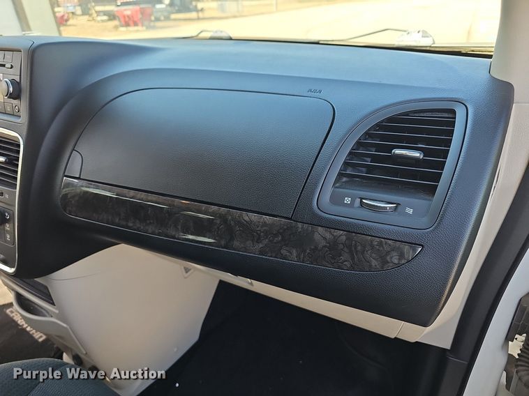 image for item EK5626 2011 Dodge Grand Caravan van