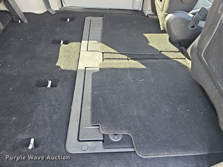 image for item EK5626 2011 Dodge Grand Caravan van