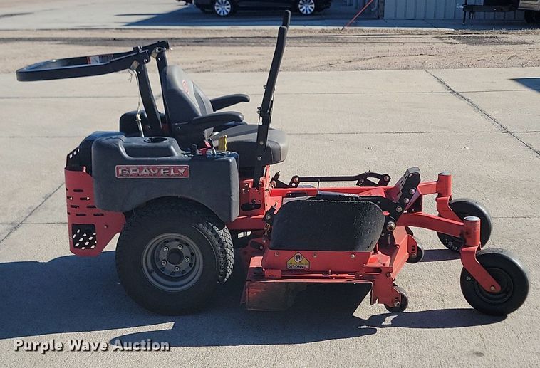 image for item LA9685 Gravely Pro-Turn 60 ZTR lawn mower