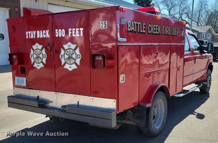 image for item LA9686 2003 Ford  F450 Crew Cab utility / service truck