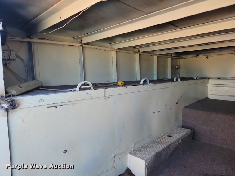 image for item LA9686 2003 Ford  F450 Crew Cab utility / service truck