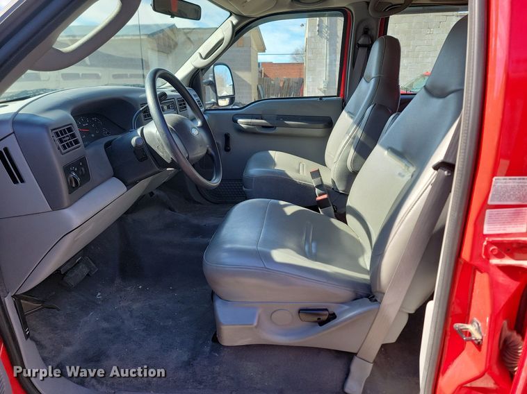 image for item LA9686 2003 Ford  F450 Crew Cab utility / service truck