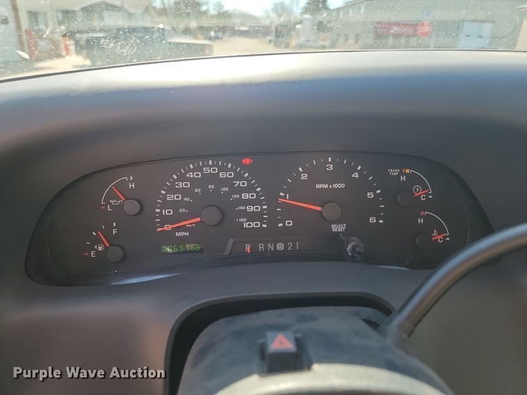 image for item LA9686 2003 Ford  F450 Crew Cab utility / service truck