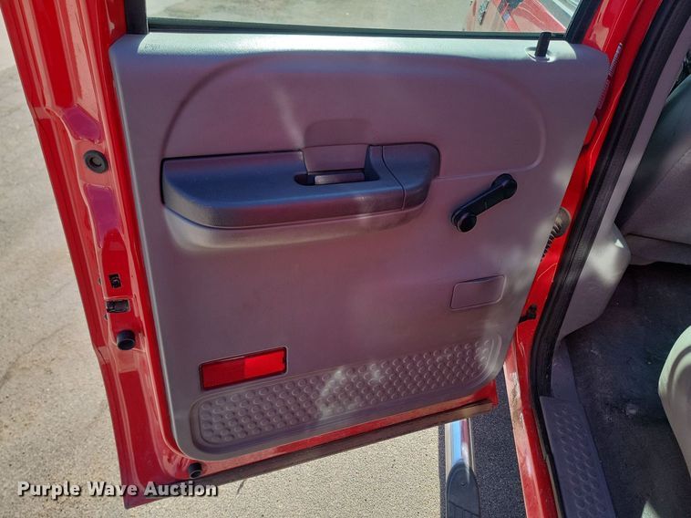 image for item LA9686 2003 Ford  F450 Crew Cab utility / service truck