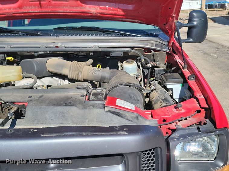 image for item LA9686 2003 Ford  F450 Crew Cab utility / service truck