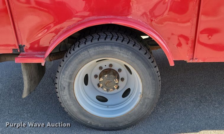 image for item LA9686 2003 Ford  F450 Crew Cab utility / service truck