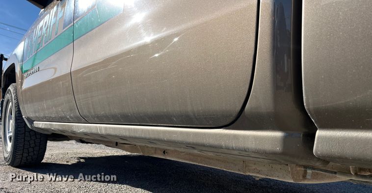 image for item LE9038 2015 Chevrolet  Silverado 1500 Crew Cab pickup truck