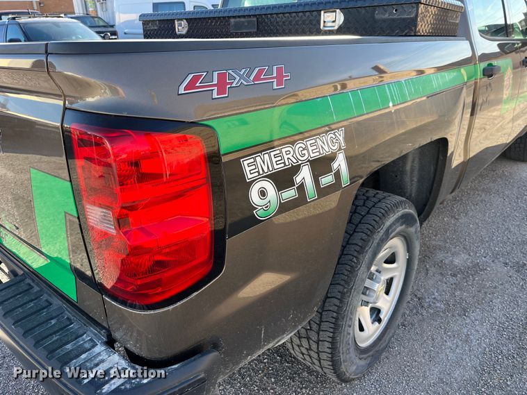 image for item LE9038 2015 Chevrolet  Silverado 1500 Crew Cab pickup truck