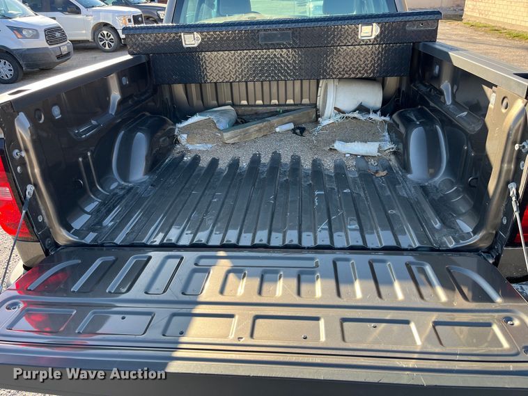 image for item LE9038 2015 Chevrolet  Silverado 1500 Crew Cab pickup truck