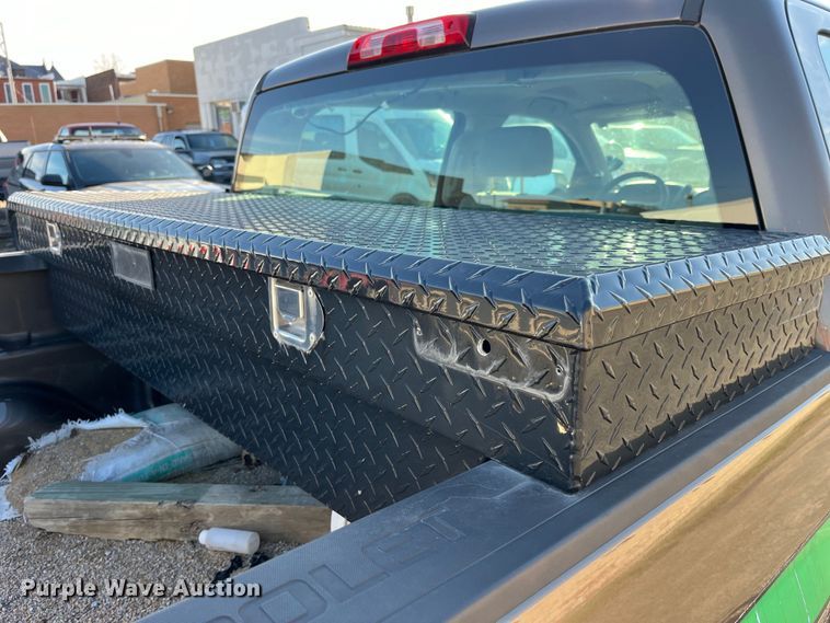 image for item LE9038 2015 Chevrolet  Silverado 1500 Crew Cab pickup truck