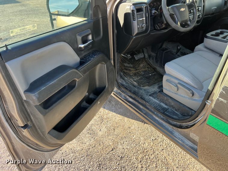 image for item LE9038 2015 Chevrolet  Silverado 1500 Crew Cab pickup truck