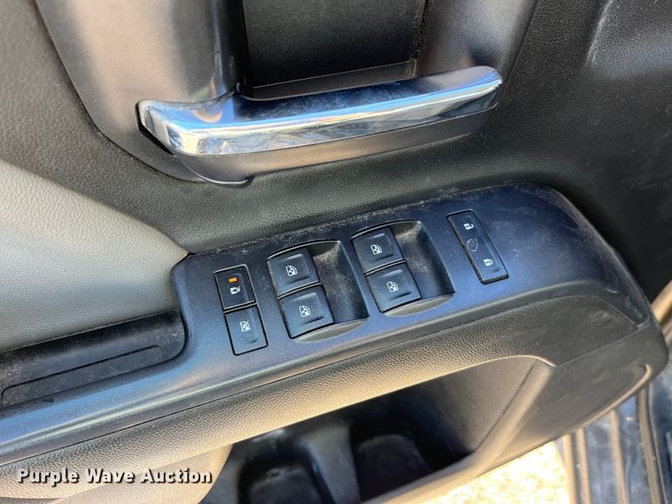 image for item LE9038 2015 Chevrolet  Silverado 1500 Crew Cab pickup truck