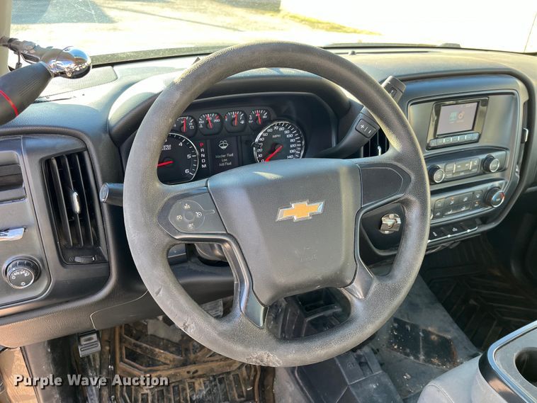 image for item LE9038 2015 Chevrolet  Silverado 1500 Crew Cab pickup truck