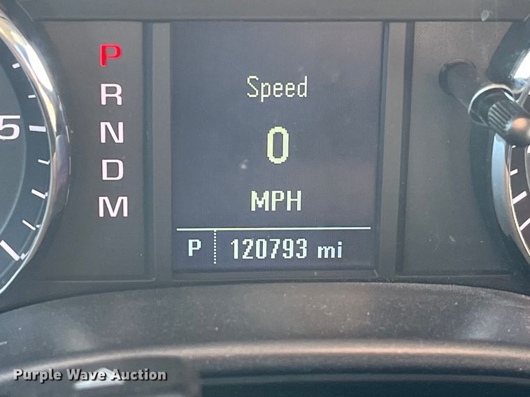 image for item LE9038 2015 Chevrolet  Silverado 1500 Crew Cab pickup truck