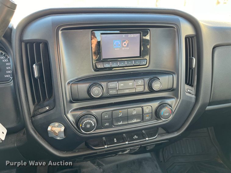 image for item LE9038 2015 Chevrolet  Silverado 1500 Crew Cab pickup truck