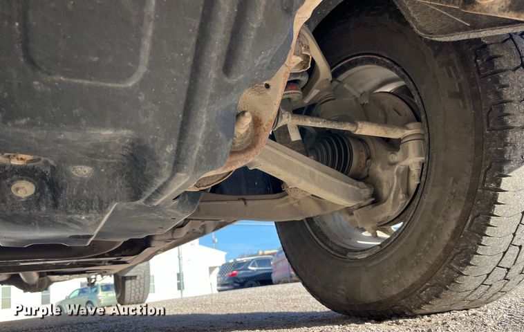 image for item LE9038 2015 Chevrolet  Silverado 1500 Crew Cab pickup truck