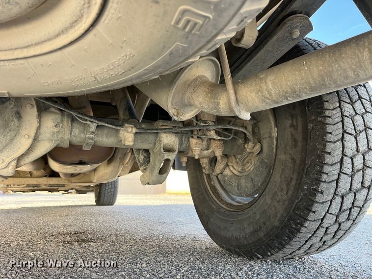 image for item LE9038 2015 Chevrolet  Silverado 1500 Crew Cab pickup truck