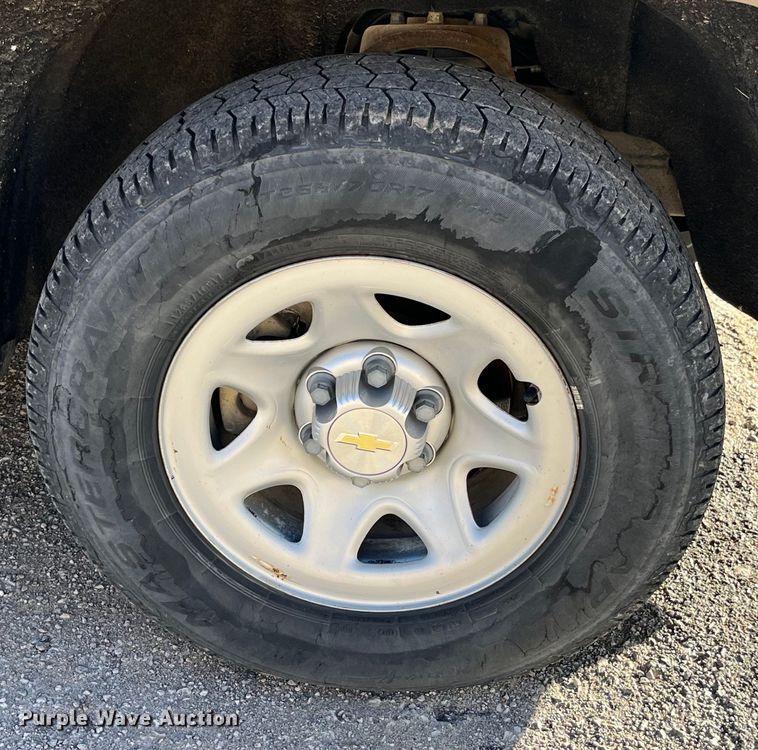 image for item LE9038 2015 Chevrolet  Silverado 1500 Crew Cab pickup truck