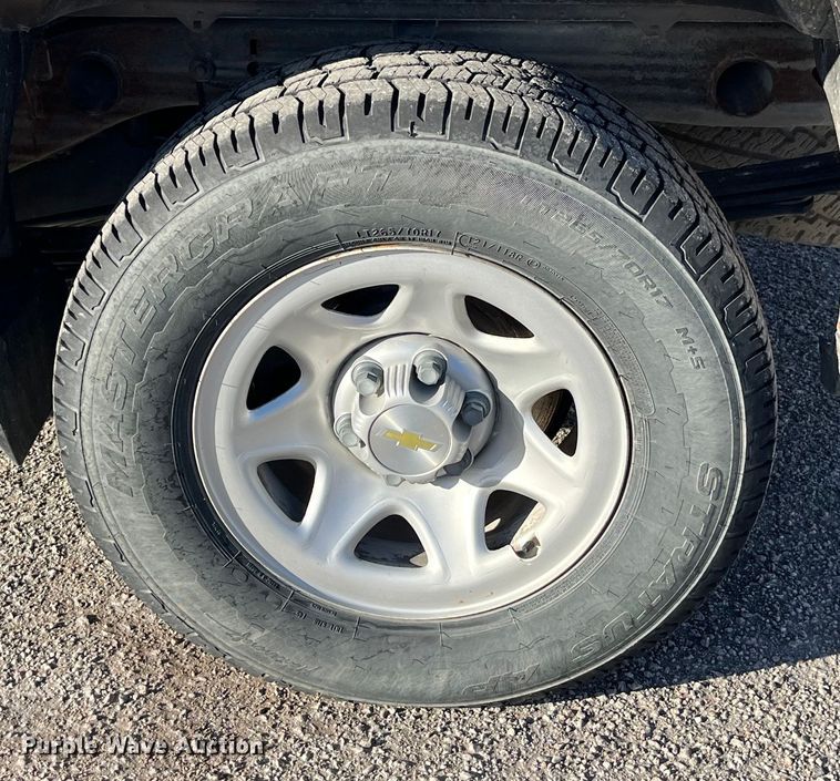 image for item LE9038 2015 Chevrolet  Silverado 1500 Crew Cab pickup truck