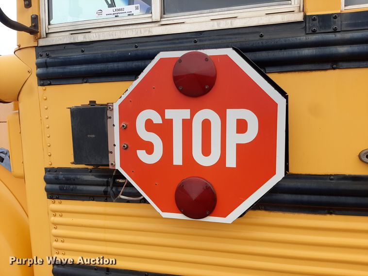 image for item LX9882 1998 International 3800 school bus