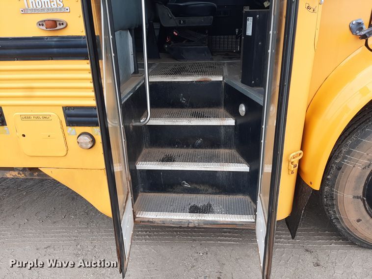 image for item LX9882 1998 International 3800 school bus