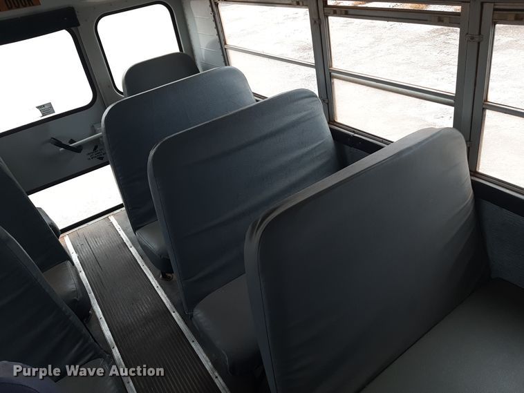 image for item LX9882 1998 International 3800 school bus