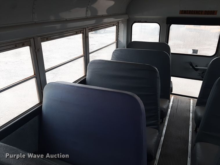 image for item LX9882 1998 International 3800 school bus