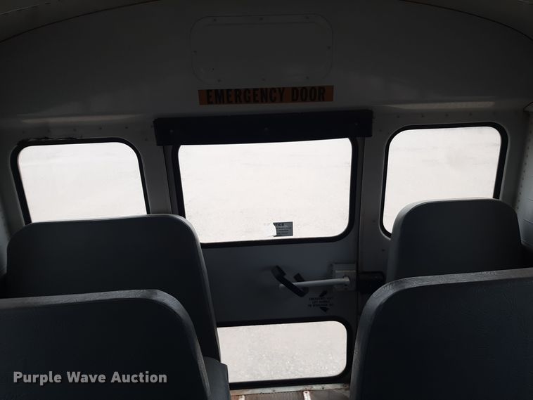 image for item LX9882 1998 International 3800 school bus