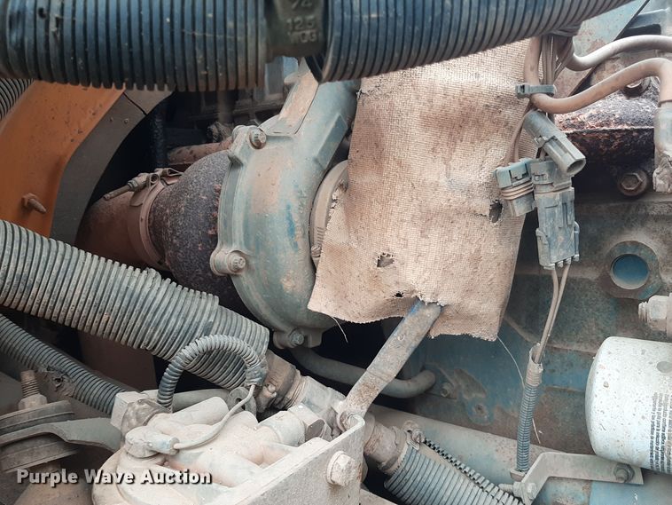 image for item LX9882 1998 International 3800 school bus