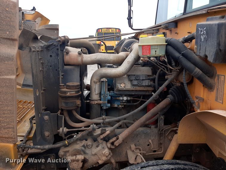 image for item LX9882 1998 International 3800 school bus