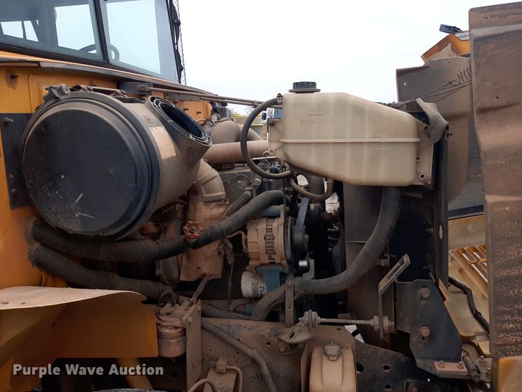 image for item LX9882 1998 International 3800 school bus