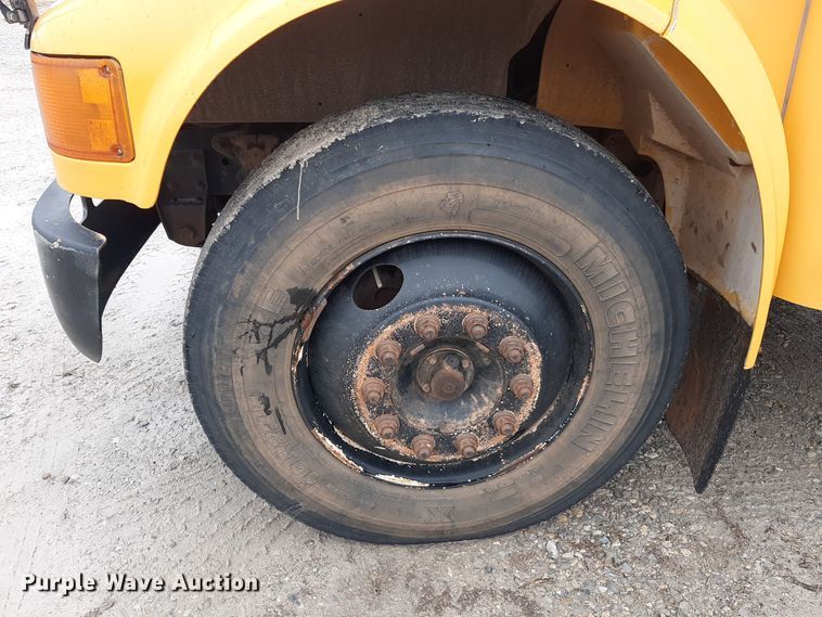 image for item LX9882 1998 International 3800 school bus