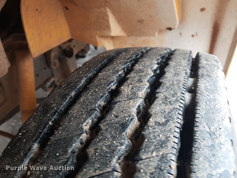 image for item LX9882 1998 International 3800 school bus