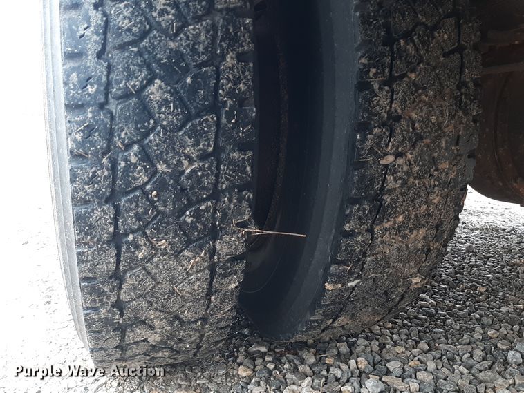 image for item LX9882 1998 International 3800 school bus