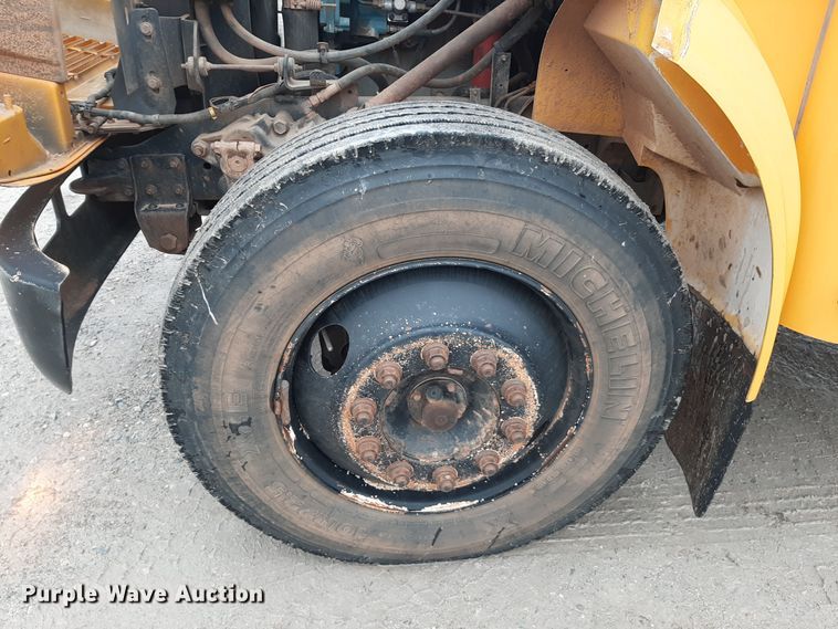 image for item LX9882 1998 International 3800 school bus