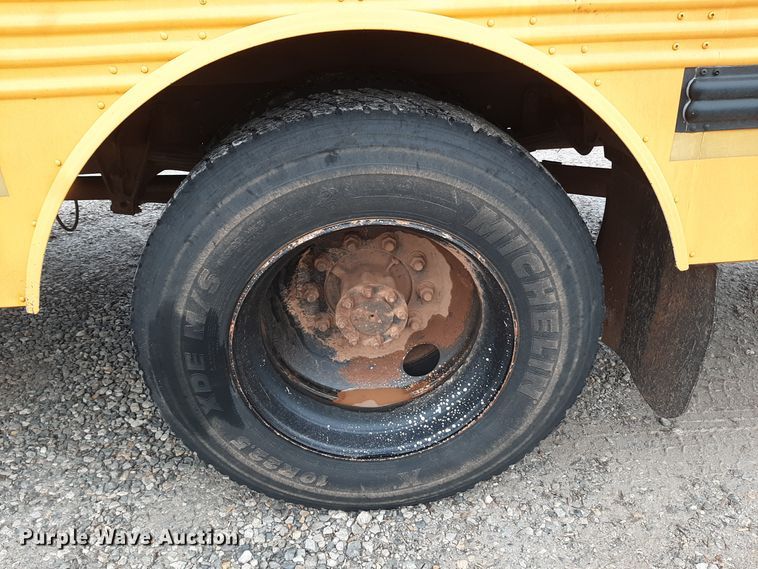 image for item LX9882 1998 International 3800 school bus