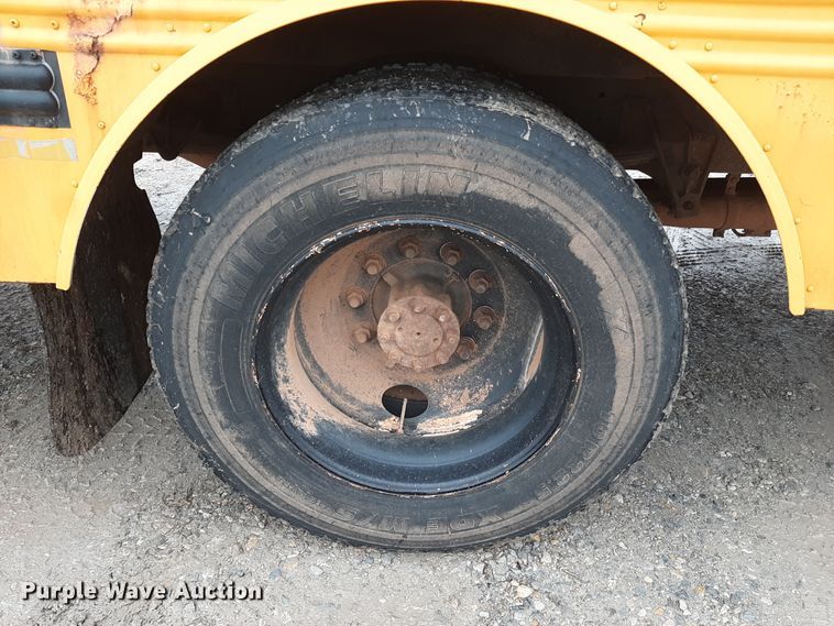 image for item LX9882 1998 International 3800 school bus