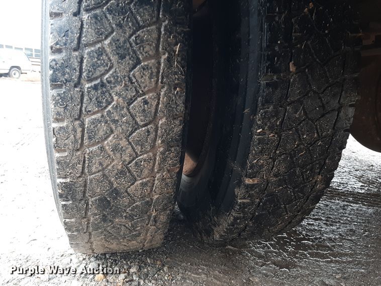 image for item LX9882 1998 International 3800 school bus