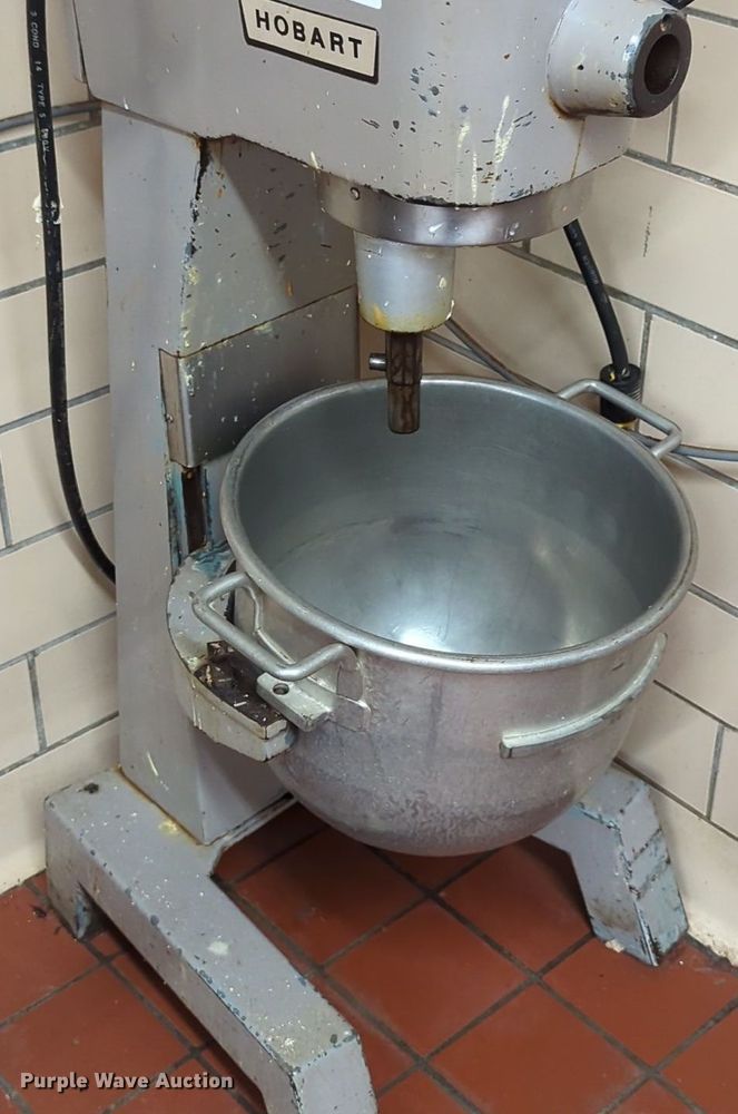 image for item LY9513 Hobart D-300 mixer
